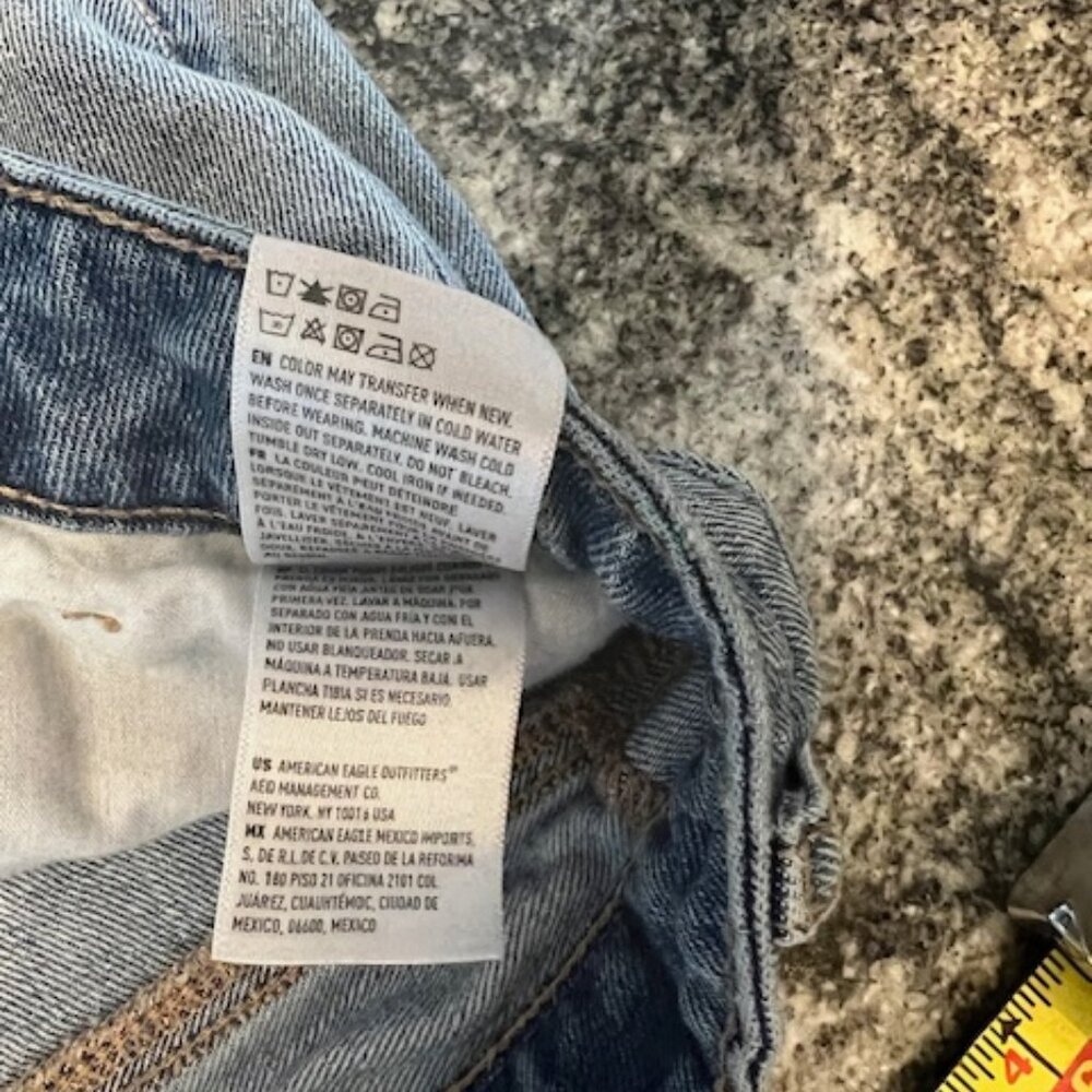 American Eagle Outfitters ripped mom jeans high waist straight leg - Picture 6 of 12